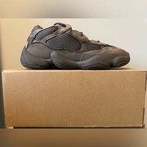 Men's Adidas Yeezy 500 Clay Brown Size 10